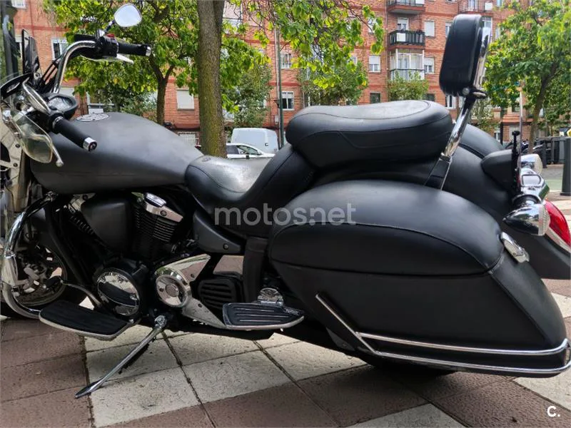 Yamaha XVS1300A Midnight Star - Vista 1