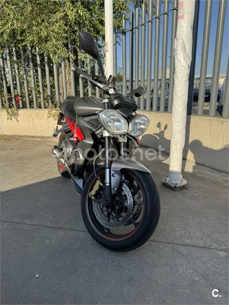 Triumph Street Triple R 4000 € 2013 Madrid - 1