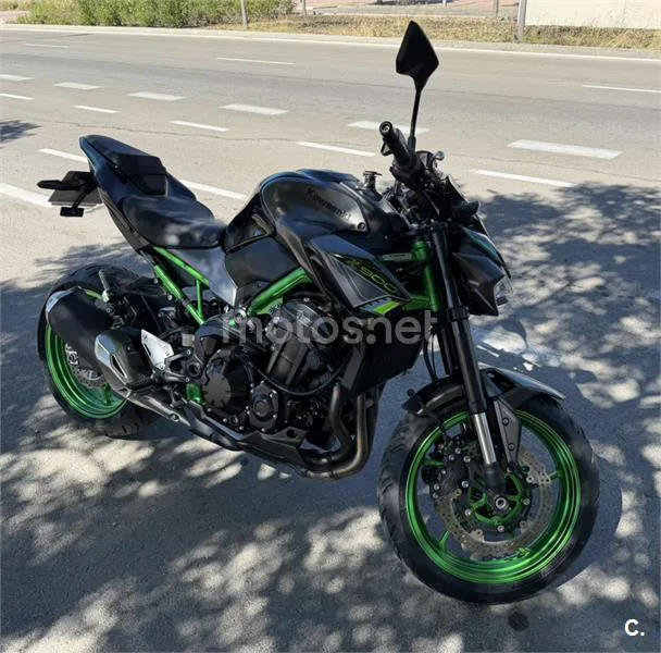 Kawasaki Z900 - Vista 1