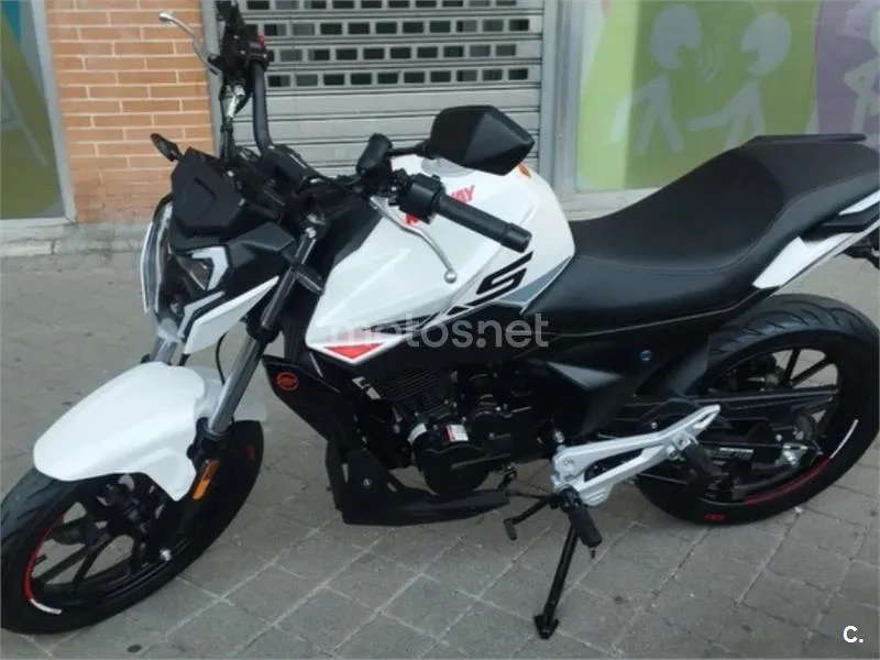 Keeway RKS 125 - Vista 1
