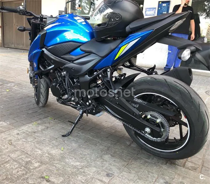 Suzuki GSX-S750 - Vista 1