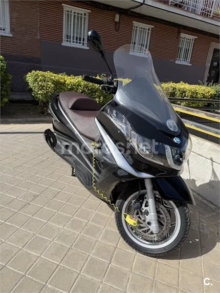 Piaggio X10 350 2500 € 2013 Madrid - 1