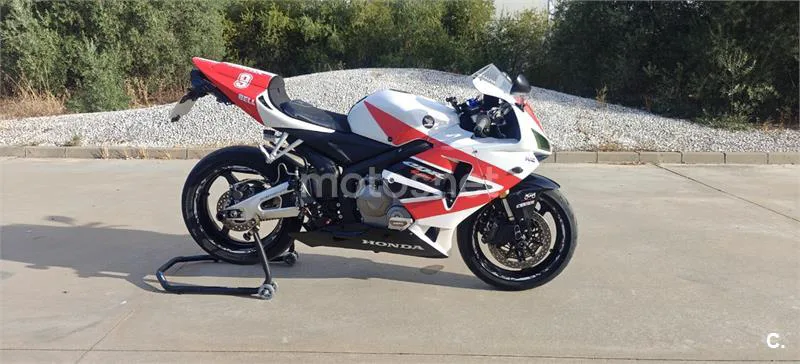 Honda CBR600RR - Vista 1