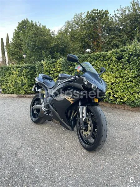 Yamaha YZF-R1 - Vista 1