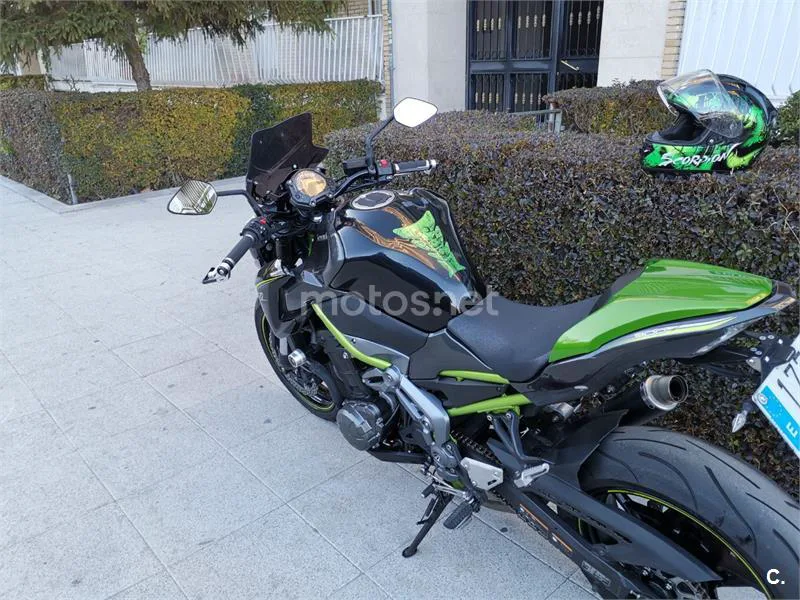 Kawasaki Z900 - Vista 1