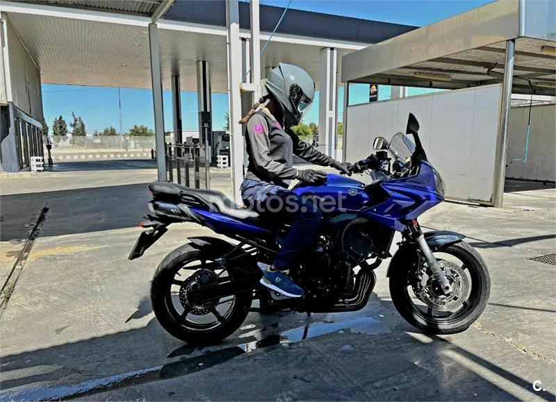 Yamaha FZ1 Fazer - Vista 1