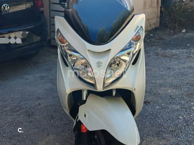 Suzuki Burgman 400 2100 € 2013 Barcelona - 1