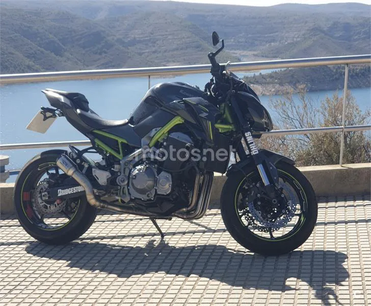 Kawasaki Z900RS - Vista 1