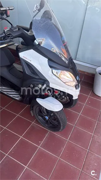 Piaggio MP3 300 LT 4500 € 2023 Barcelona - 1