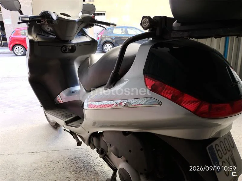 Piaggio X8 200 - Vista 1