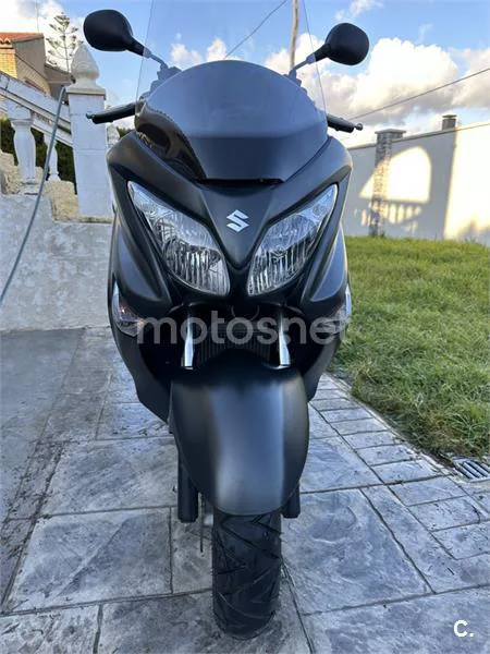 Suzuki Burgman 125 1900 € 2015 Valencia - 1
