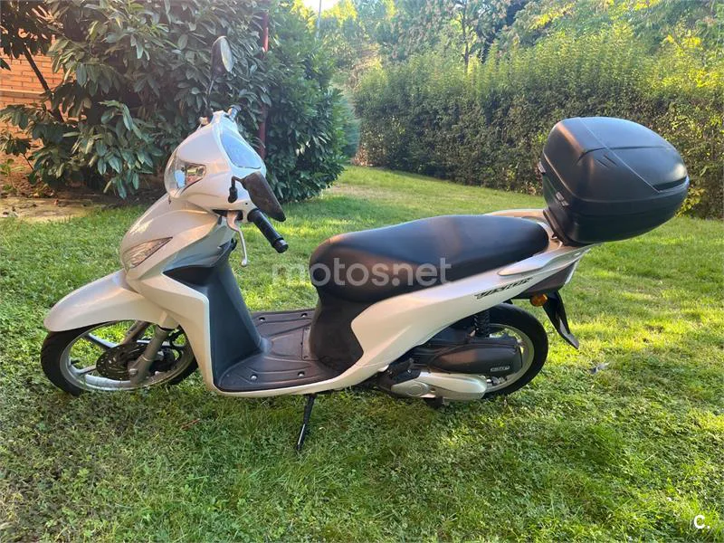 Honda Vision - Vista 1