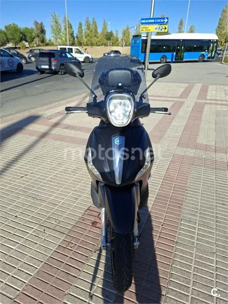 Piaggio Beverly Sport Touring 350 2499 € 2016 Madrid - 1