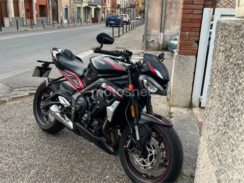 Triumph Street Triple 6400 € 2021 Girona - 1