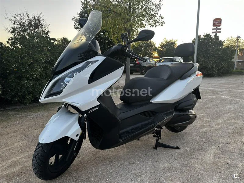 Kymco Super Dink 300 1999 € 2013 Madrid - 1