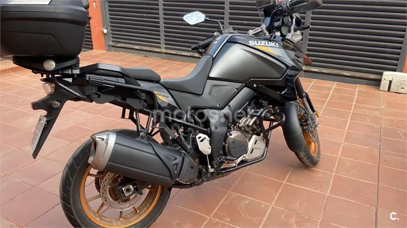 Suzuki V-Strom 1050 8600 € 2023 Barcelona - 1