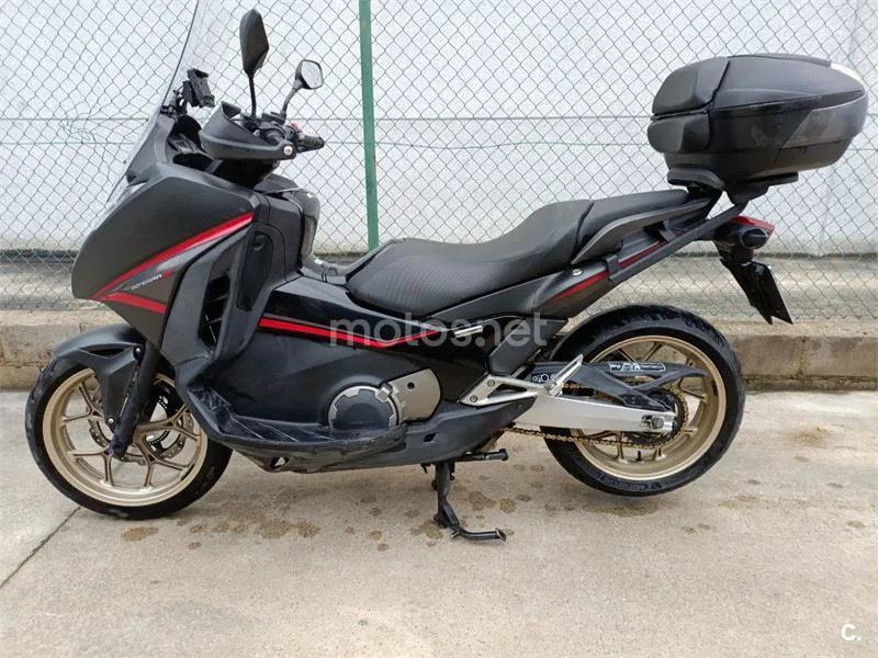 Honda Integra 750 S 3950 € 2015 Araba - 1