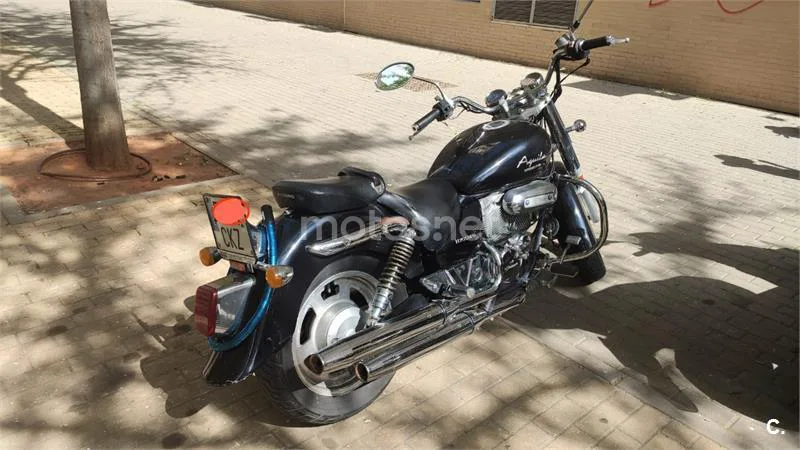 Hyosung Aquila GV 250 500 € 2003 Sevilla - 1