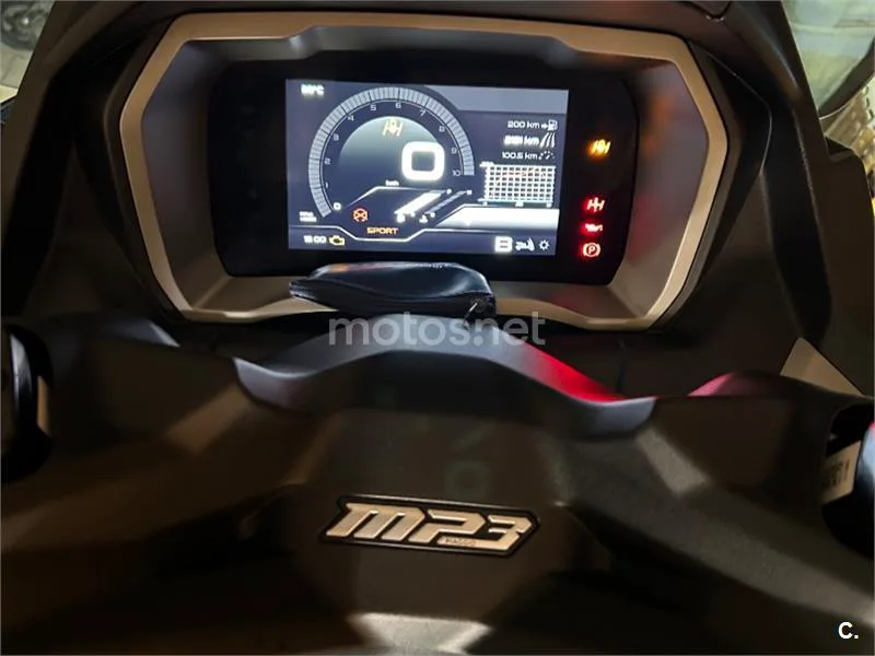 Piaggio MP3 400 5900 € 2024 Tarragona - 1