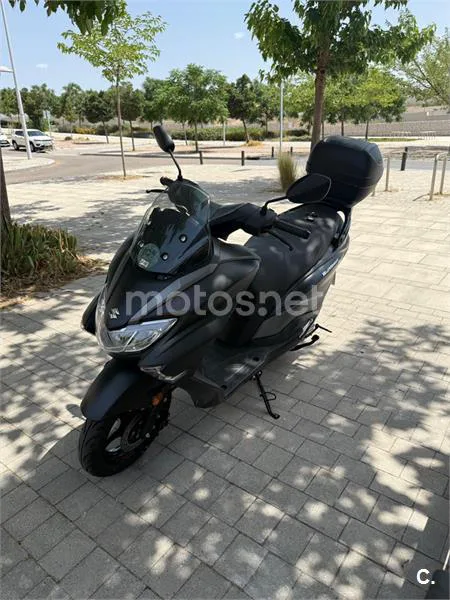 Suzuki Burgman Street 125 - Vista 1