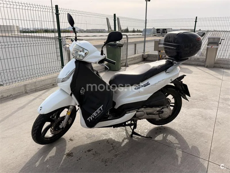 Peugeot Tweet 125 699 € 2013 Valladolid - 1