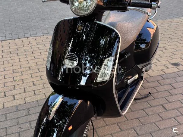 Vespa GTS 250 2100 € 2006 Madrid - 1