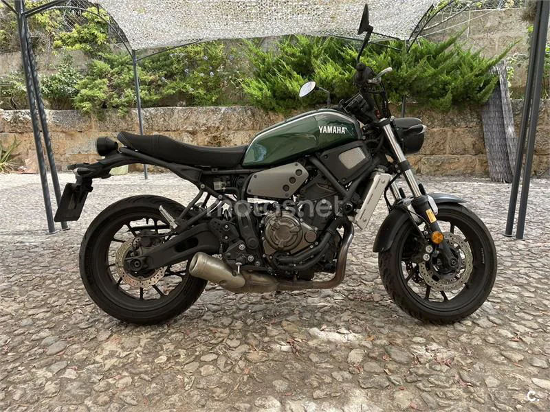 Yamaha XSR700 - Vista 1
