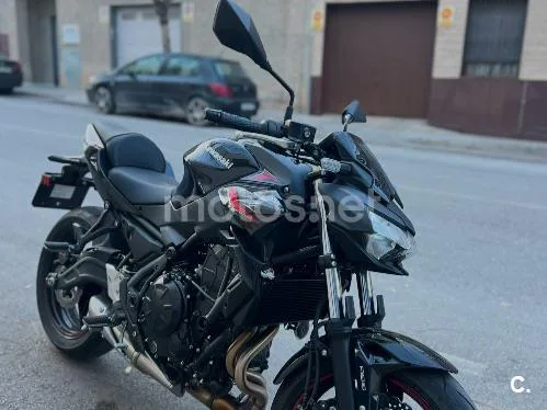 Kawasaki Z650 - Vista 1