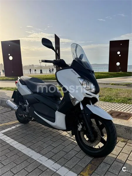 Yamaha XMAX 250 - Vista 1