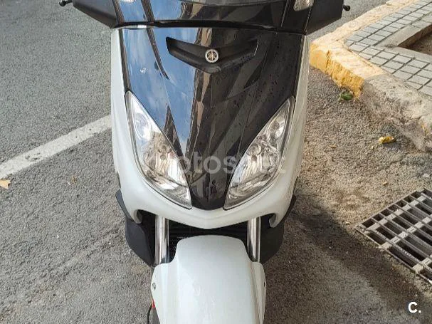 Yamaha XMAX 250 - Vista 1