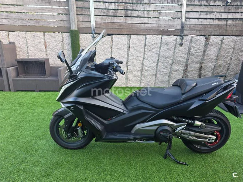 Kymco AK 550 - Vista 1