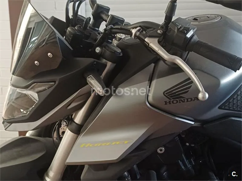 Honda CB750 Hornet - Vista 1