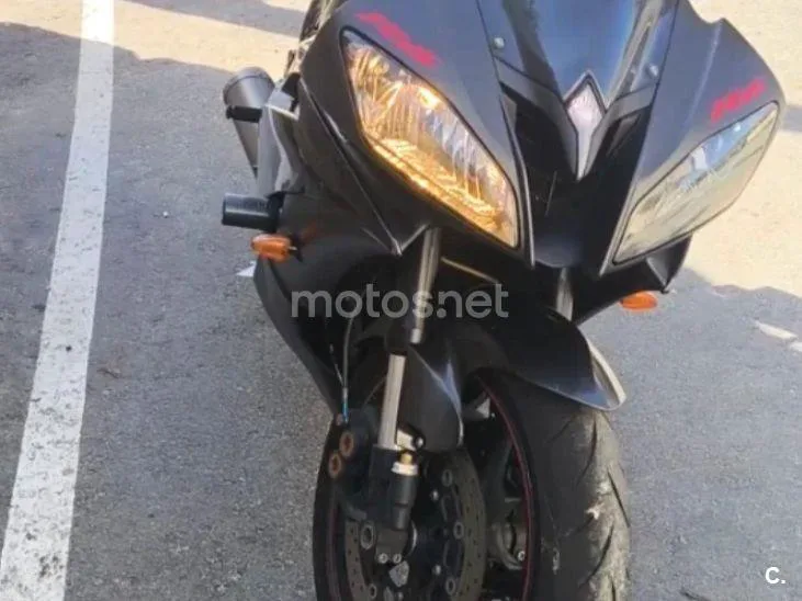 Yamaha YZF-R6 - Vista 1