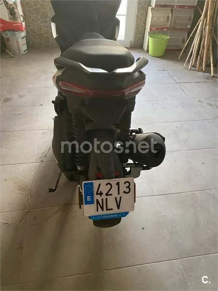 Aprilia SR GT 125 - Vista 1