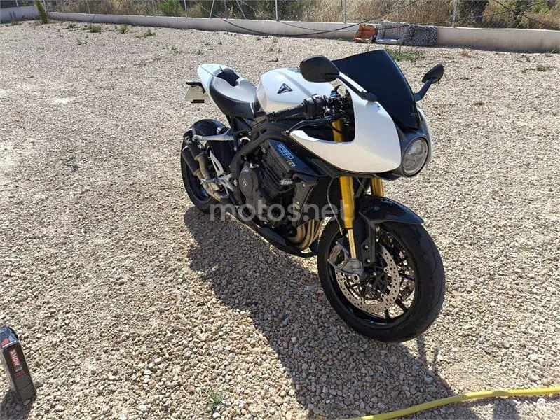 Triumph Speed Triple - Vista 1