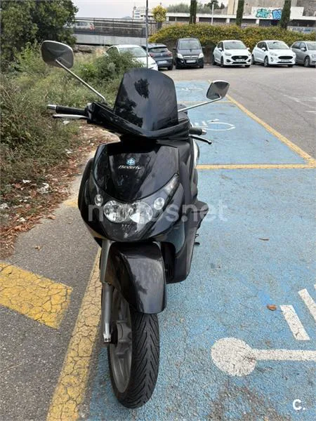 Piaggio Beverly 250 1600 € 2005 Valencia - 1