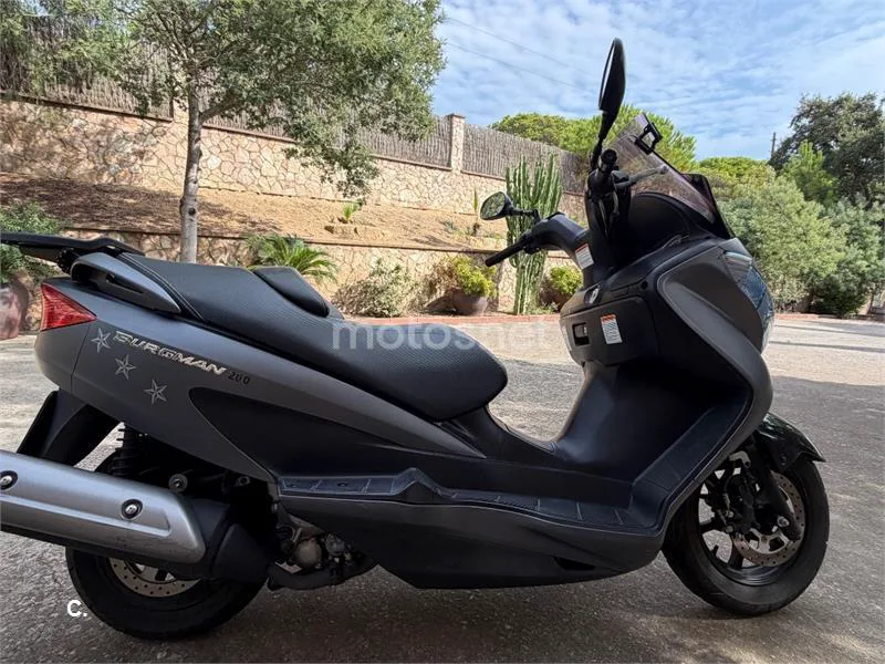 Suzuki Burgman 200 2150 € 2011 Girona - 1