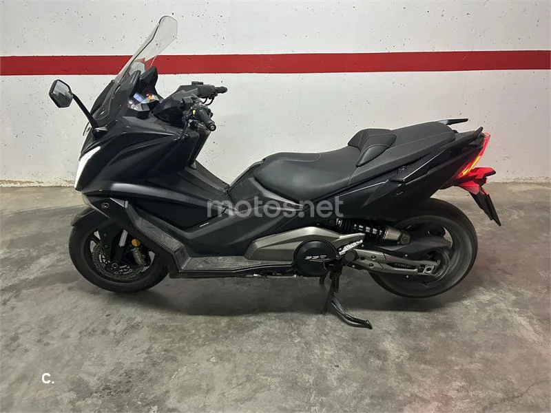 Kymco AK 550 - Vista 1