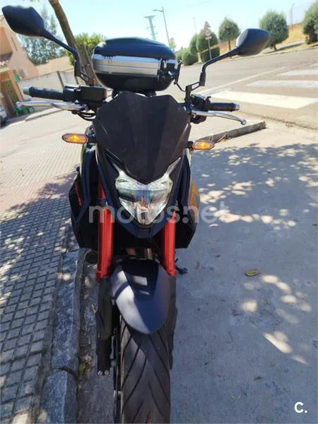 Honda CB750 Hornet - Vista 1