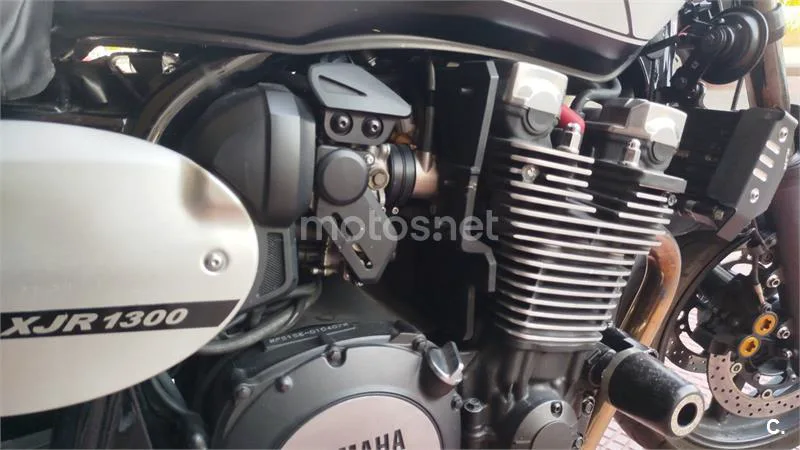 Yamaha XJR1300 6000 € 2015 Burgos - 1