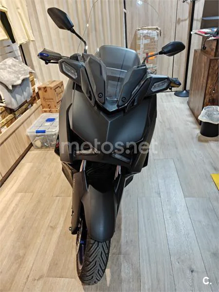 Yamaha XMAX 300 5500 € 2026 Granada - 1