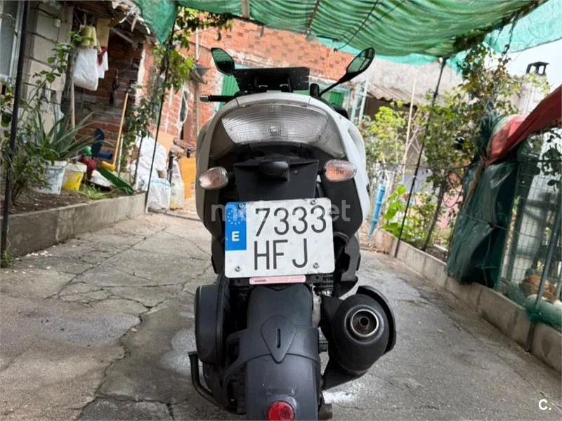 Aprilia SR Max 125 - Vista 1