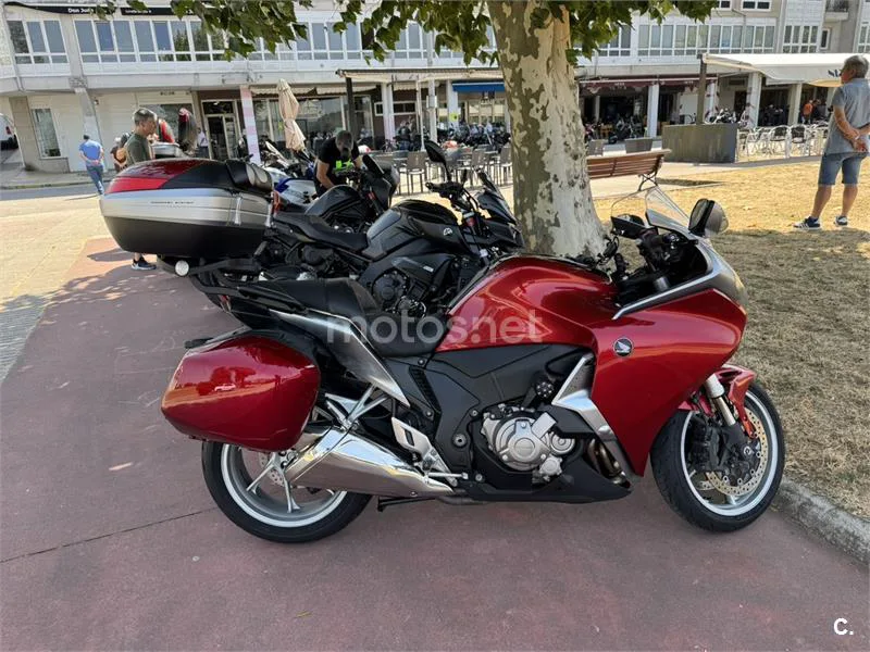 Honda VFR1200F DCT 7900 € 2012 Pontevedra - 1