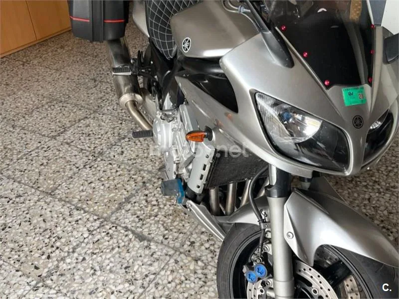 Yamaha FZ6 Fazer - Vista 1