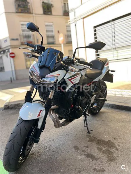 Kawasaki Z650 - Vista 1