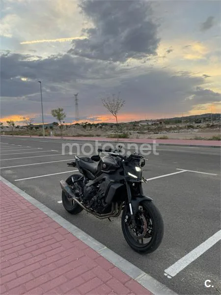 Yamaha MT-09 - Vista 1