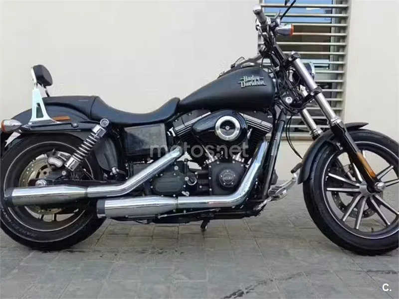 Harley-Davidson Dyna Street Bob - Vista 1