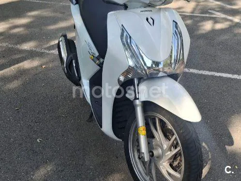 Honda SH125i 2100 € 2016 Barcelona - 1