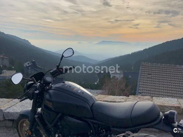 Yamaha XSR700 - Vista 1