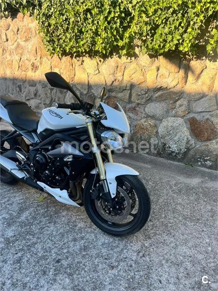 Triumph Street Triple 5500 € 2016 Cáceres - 1